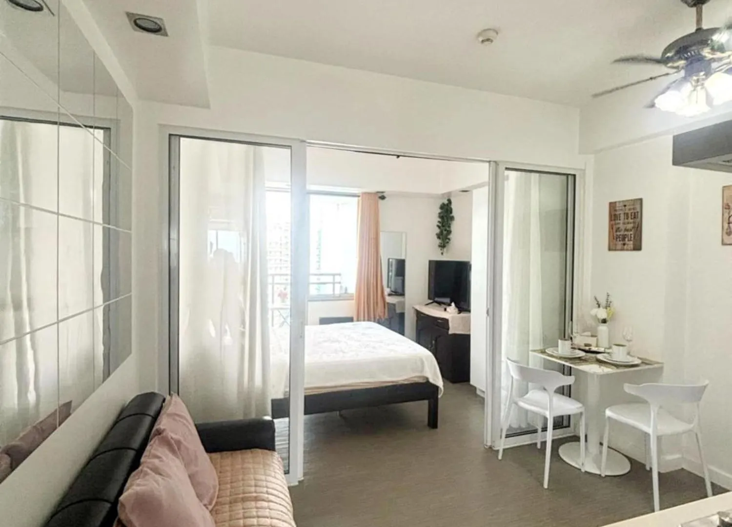 Grand Caliya Exquisite Suite Manila Apartment